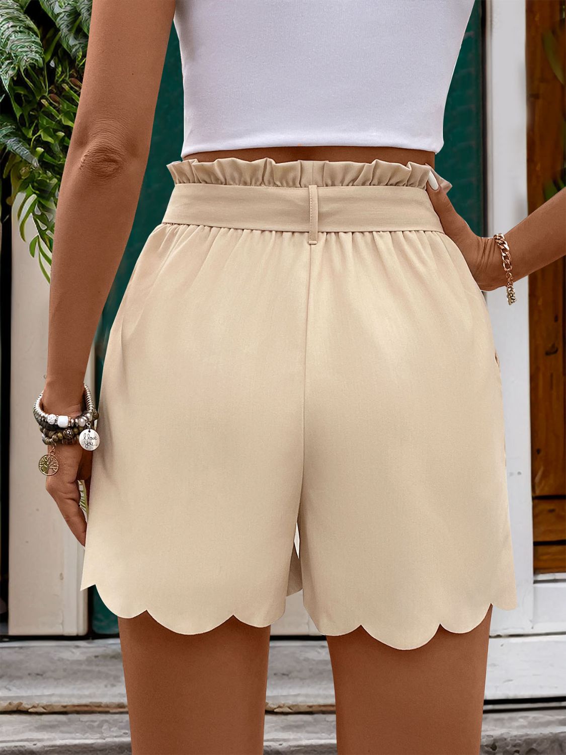 Scalloped Shorts: Tied Shorts with Pockets