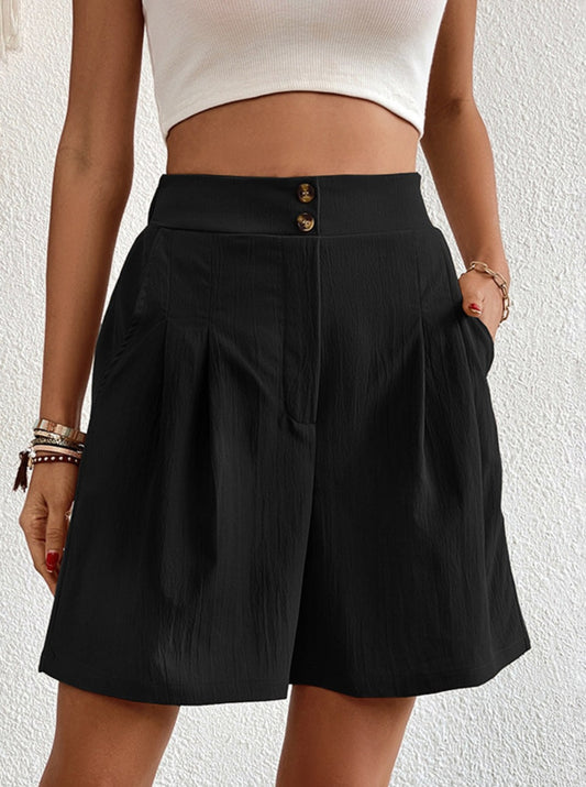 Casual Shorts:  Loose Fitting Shorts With Pockets and High Waist