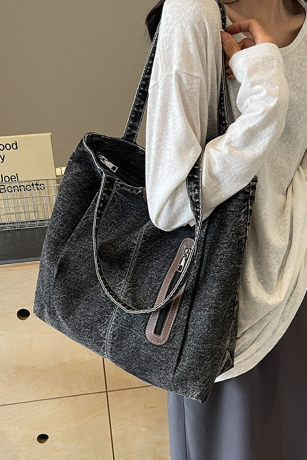 Shoulder Bag:  Denim Tote Bag with Zip